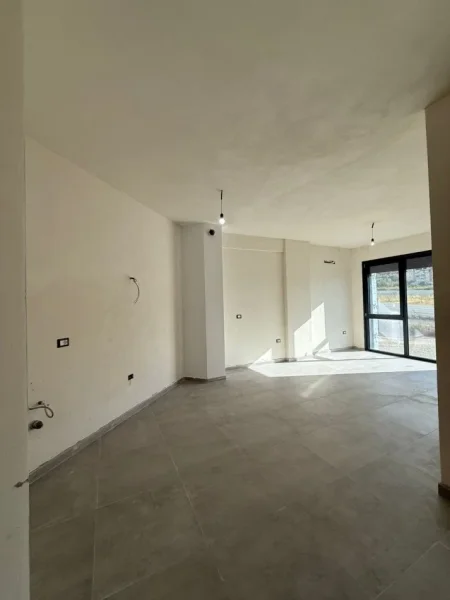 Tirane, shitet apartament 2+1 Kati 2, 95 m² 220.000 € (Rruga liqeni i thate)