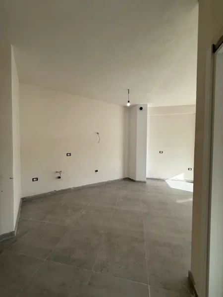 Tirane, shitet apartament 2+1 Kati 2, 95 m² 220.000 € (Rruga liqeni i thate)