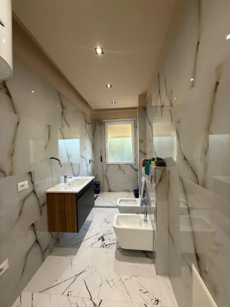 Tirane, jepet me qera apartament 1+1 Kati 3, 71 m² 400 € (Rruga ramazan gaxherri)