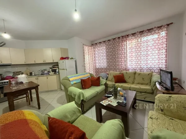 Tirane, shes apartament 2+1 Kati 3, 120 m² 147.000 € (Fresku)