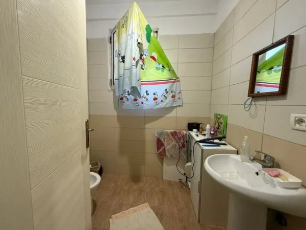 Tirane, shes apartament 2+1 Kati 3, 120 m² 147.000 € (Fresku)