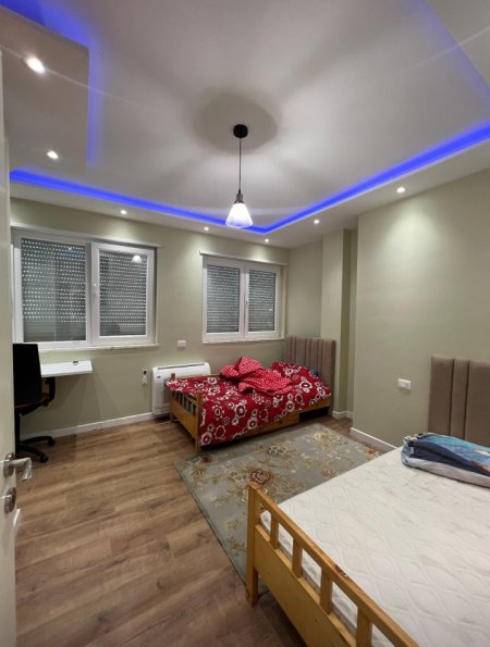 Shqiperi, jepet me qera apartament 2+1 Kati 6, 1.300 € (Kafe flora)