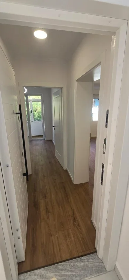 Tirane, shitet apartament 1+1 Kati 3, 42 m² 135.000 € (Myslym Shyri prane Gjykates)