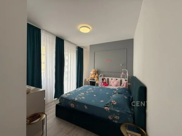 Tirane, shes apartament 2+1 Kati 7, 132 m² 199.000 € (Yzberisht)