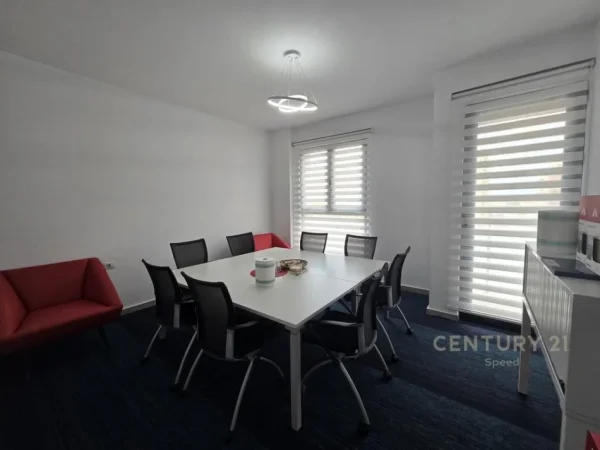 Tirane, shes apartament 3+1 Kati 2, 127 m² 179.000 € (Tirana Entry)