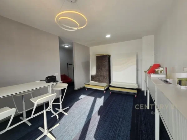 Tirane, shes apartament 3+1 Kati 2, 127 m² 179.000 € (Tirana Entry)