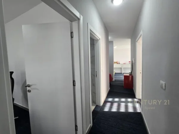 Tirane, shes apartament 3+1 Kati 2, 127 m² 179.000 € (Tirana Entry)