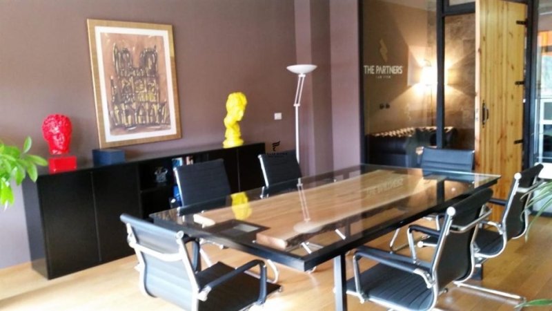 Tirane, jepet me qera zyre Kati 4, 131 m² 1.800 € (LIQENI)