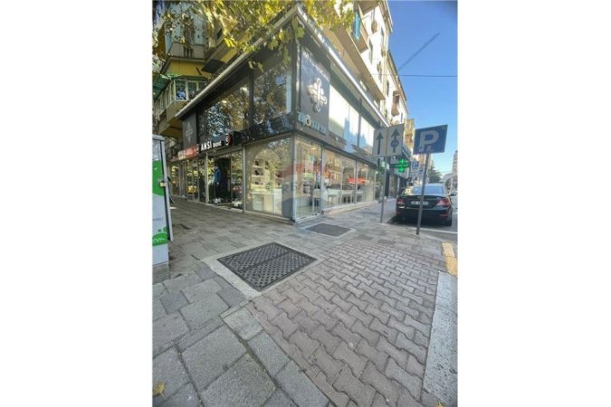Tirane, shitet dyqan Kati 1, 100 m² 500.000 € (Rruga Brigada VIII ID: 530221063-117)