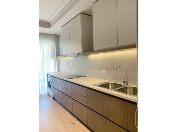 Tirane, jepet me qera apartament 1+1 Kati 6, 85 m² 750 € (Rr. Myslym Shyri)
