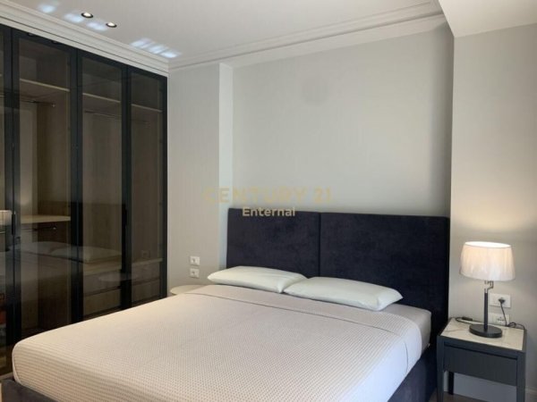 Tirane, jepet me qera apartament 1+1 Kati 6, 85 m² 750 € (Rr. Myslym Shyri)