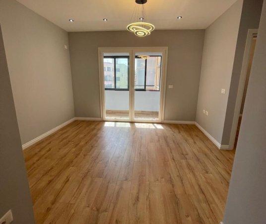 Tirane, shitet apartament 1+1 Kati 6, 49 m² 98.000 € (5 maj)