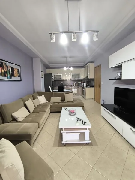 Tirane, jepet me qera apartament 2+1 Kati 10, 87 m² 500 € 