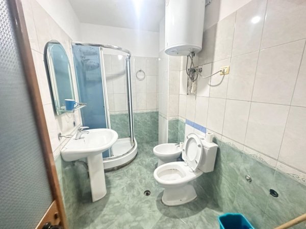 Tirane, jepet me qera apartament 2+1 Kati 3, 115 m² 600 € (DON BOSCO)