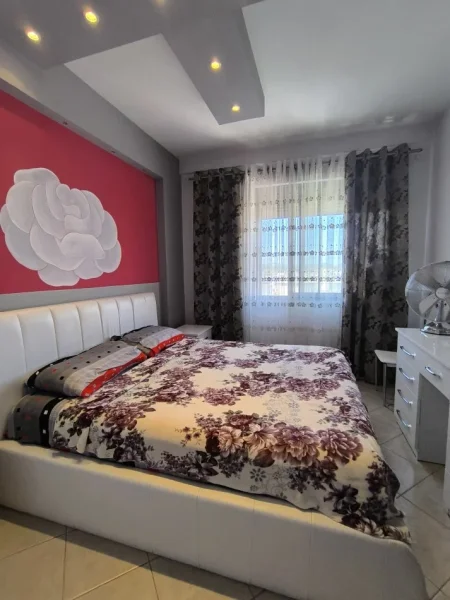 Tirane, jepet me qera apartament 2+1 Kati 10, 87 m² 500 € 