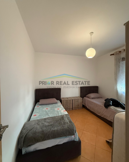 Tirane, jepet me qera apartament 2+1+Ballkon Kati 2, 120 m² 700 € (Kopshti Botanik)