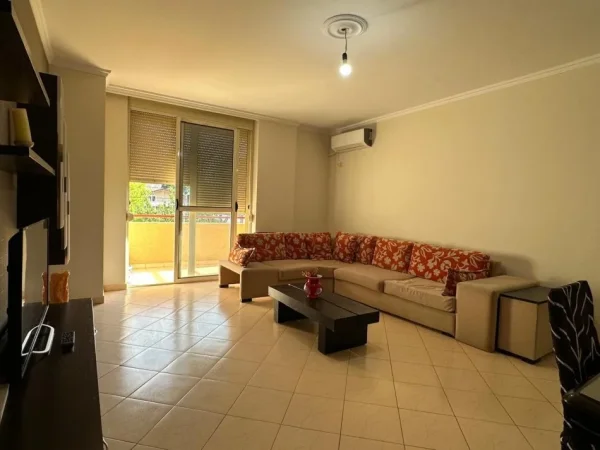 Tirane, jepet me qera apartament 3+1 Kati 1, 100 m² 400 € 
