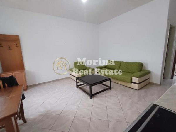 Tirane, jepet me qera shtepi 1+1 Kati 1, 70 m² 300 € (Shkoze)