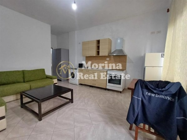 Tirane, jepet me qera shtepi 1+1 Kati 1, 70 m² 300 € (Shkoze)