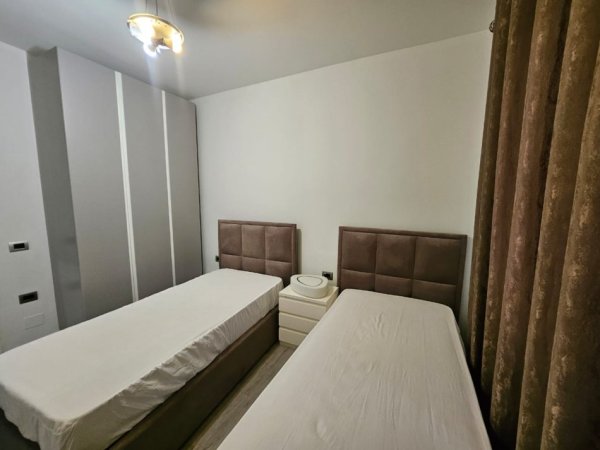 Tirane, jepet me qera apartament 2+1 Kati 3, 120 m² 1.100 € (Mulliri Rruga e Elbasanit)