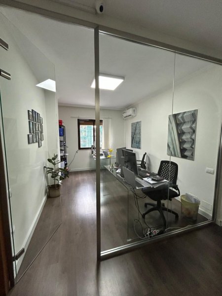 Tirane, jepet me qera zyre Kati 8, 108 m² 1.100 € 