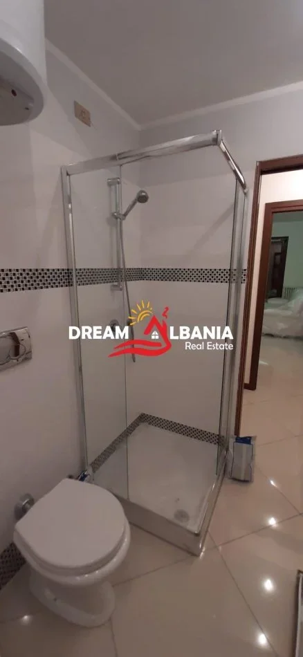 Tirane, jepet me qera apartament 1+1 Kati 2, 80 m² 450 € (ne Kinostudio, prane “Kopshtit Lala”)