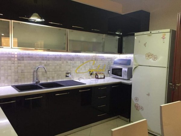 Tirane, jepet me qera apartament 1+1 Kati 3, 90 m² 400 € (ASTIR)
