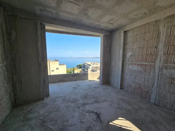Vlore, shitet apartament 2+1 Kati 3, 97 m² 243.000 € (UJI I FTOHTE VLORE)