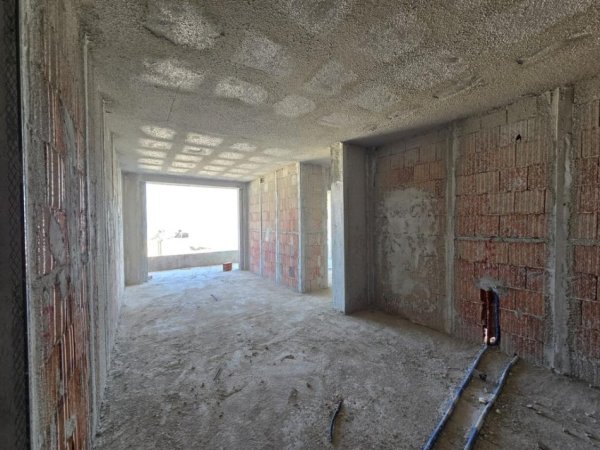 Vlore, shitet apartament 2+1 Kati 3, 97 m² 240.000 € (UJI I FTOHTE VLORE)