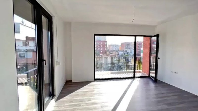 Tirane, shitet apartament 1+1 Kati 4, 77 m² 195.000 € 
