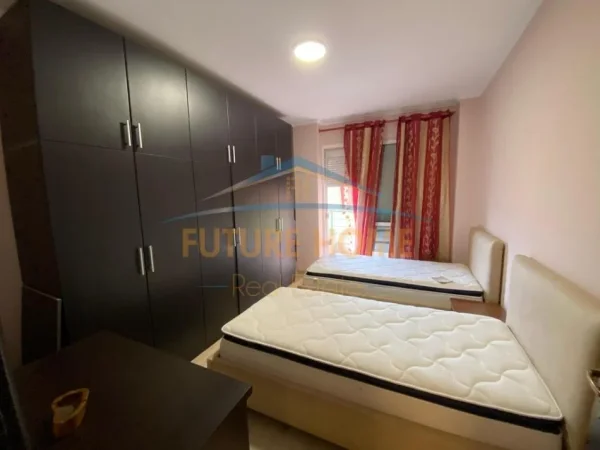 Tirane, jepet me qera apartament 2+1 Kati 4, 100 m² 600 € 