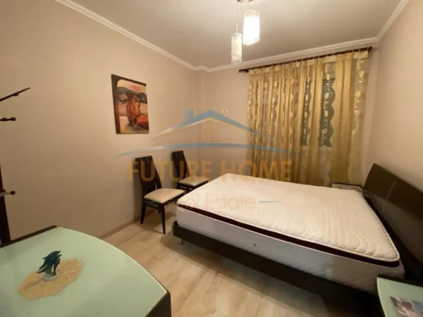 Tirane, jepet me qera apartament 2+1 Kati 4, 100 m² 600 € 