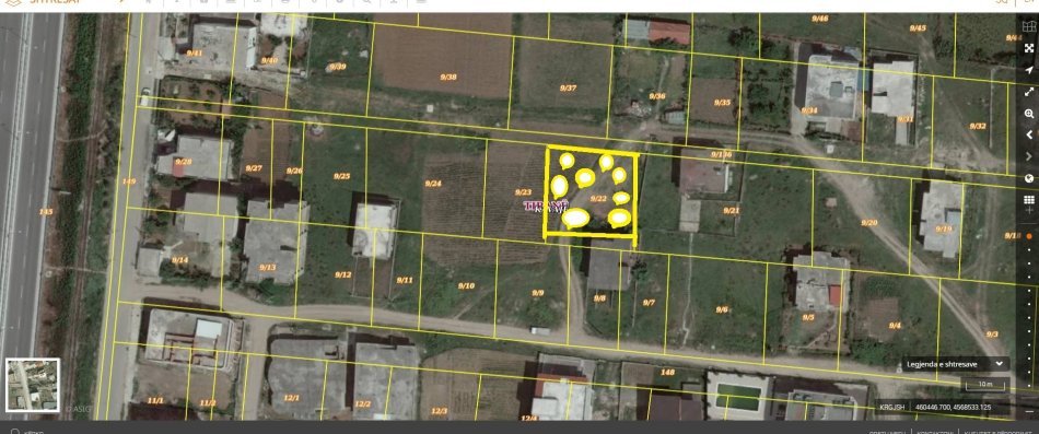 Golem-Kavajë,Super-Okazion! Shitet Tokë-Truall, ideale për Vilë 3-kate, zonë urbane, pamje nga deti, sip.580m²,Cmim 35'000 €, në Golem-Fshat, 800m(10min këmb) nga rrethe-rrotullim Deti-Plazhi-Golem, 900m nga Qendra Administrative Golem, 8km nga qendra Kavajës dhe 12km nga Amfiteatri /Bashkia Durrës.