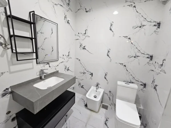 Tirane, shitet apartament 2+1+Ballkon Kati 2, 124 m² 270.000 € (LIQENI TIRANES)