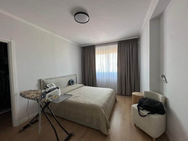 Tirane, jepet me qera apartament 2+1 Kati 8, 160 m² 1.450 € (Rruga e Durresit)
