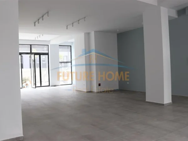 Tirane, jepet me qera zyre Kati 0, 160 m² 1.300 € 