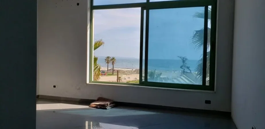 !!Dhene!!Durres, jepet me qera ambjent biznesi Kati 3, 170 m² 1.400 € (Vollga)