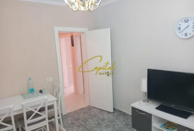 Tirane, jepet me qera apartament 2+1 Kati 0, 80 m² 700 € (PAZARI I RI)