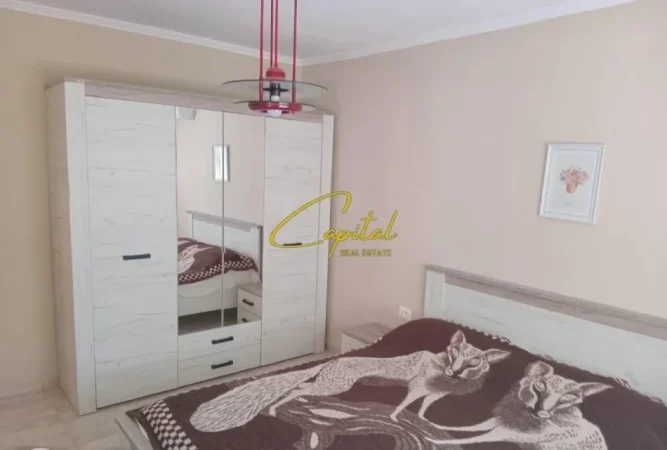 Tirane, jepet me qera apartament 2+1 Kati 0, 80 m² 700 € (PAZARI I RI)