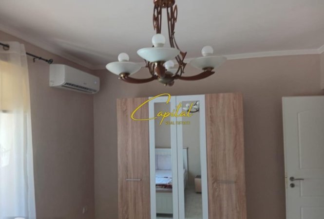 Tirane, jepet me qera apartament 2+1 Kati 0, 80 m² 700 € (PAZARI I RI)