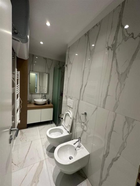 Tirane, shitet apartament 1+1 Kati 4, 64 m² 162.000 € (5 MAJ)
