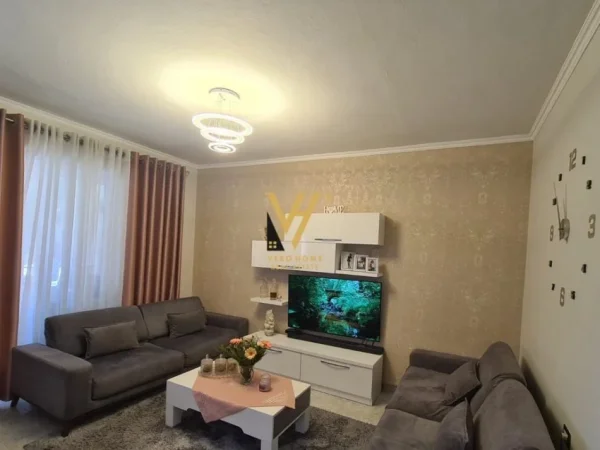 Tirane, jepet me qera apartament 1+1+Aneks+Ballkon Kati 5, 70 m² 550 € (RRUGA KONGRESI I MANASTIRIT)