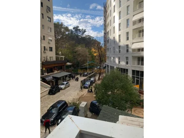 0683487469 Tirane, shitet apartament 2+1 Kati 3, 125 m² 335.000 € (Prane Stadiumit Air Albania)