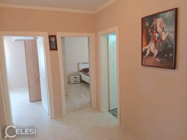 Tirane, jap me qera apartament 2+1+Ballkon Kati 1, 80 m² 600 € (PAZARI RI)