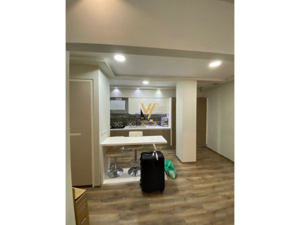 Tirane, jepet me qera apartament 2+1+Aneks+Ballkon Kati 2, 97 m² 700 € (KOPSHTI BOTANIK)