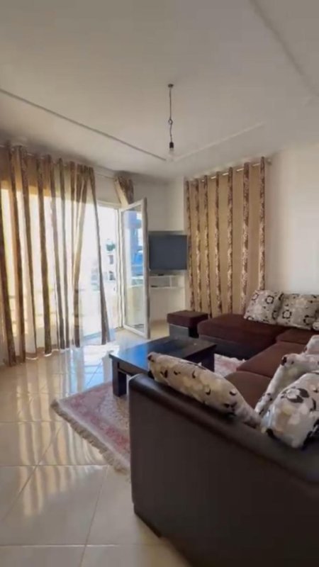 Tirane, jepet me qera apartament 2+1 Kati 5, 110 m² 450 € (FRESK)