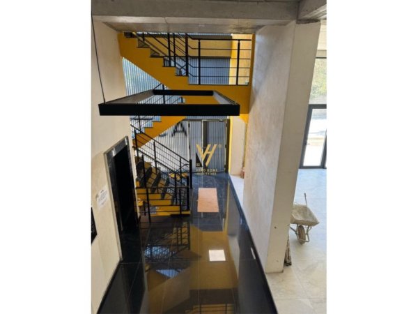 Tirane, jepet me qera ambjent biznesi Kati 0, 550 m² 3.000 € (STACIONI I TRENIT)