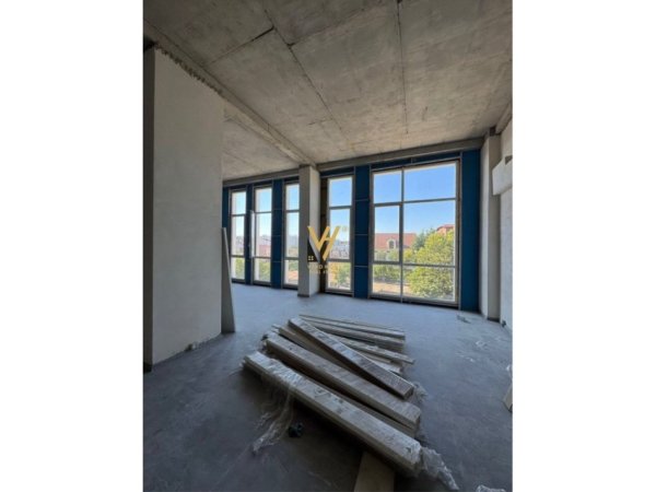 Tirane, jepet me qera ambjent biznesi Kati 0, 550 m² 3.000 € (STACIONI I TRENIT)