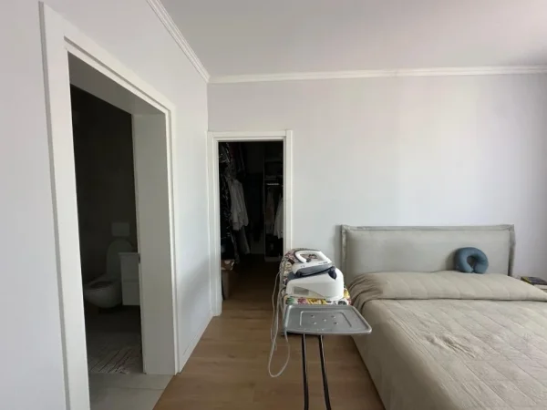 Tirane, jepet me qera apartament 2+1 Kati 8, 160 m² 1.350 € (rruga e durrsit)