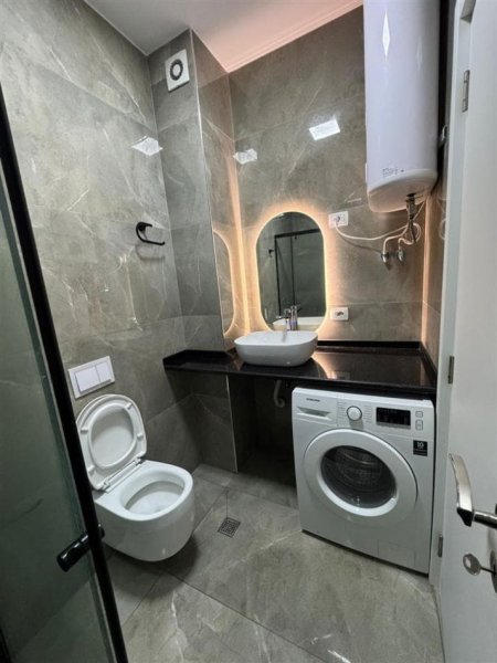 Tirane, jepet me qera apartament 2+1+Ballkon Kati 3, 100 m² 1.100 € (cassa italia)